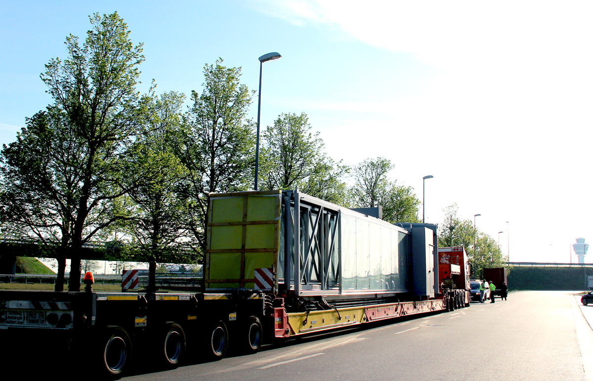 Errichtung Fluggastbrücke